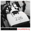 226 Porsche 907 J.Siffert - R.Stommelen d - Box Prove (9)